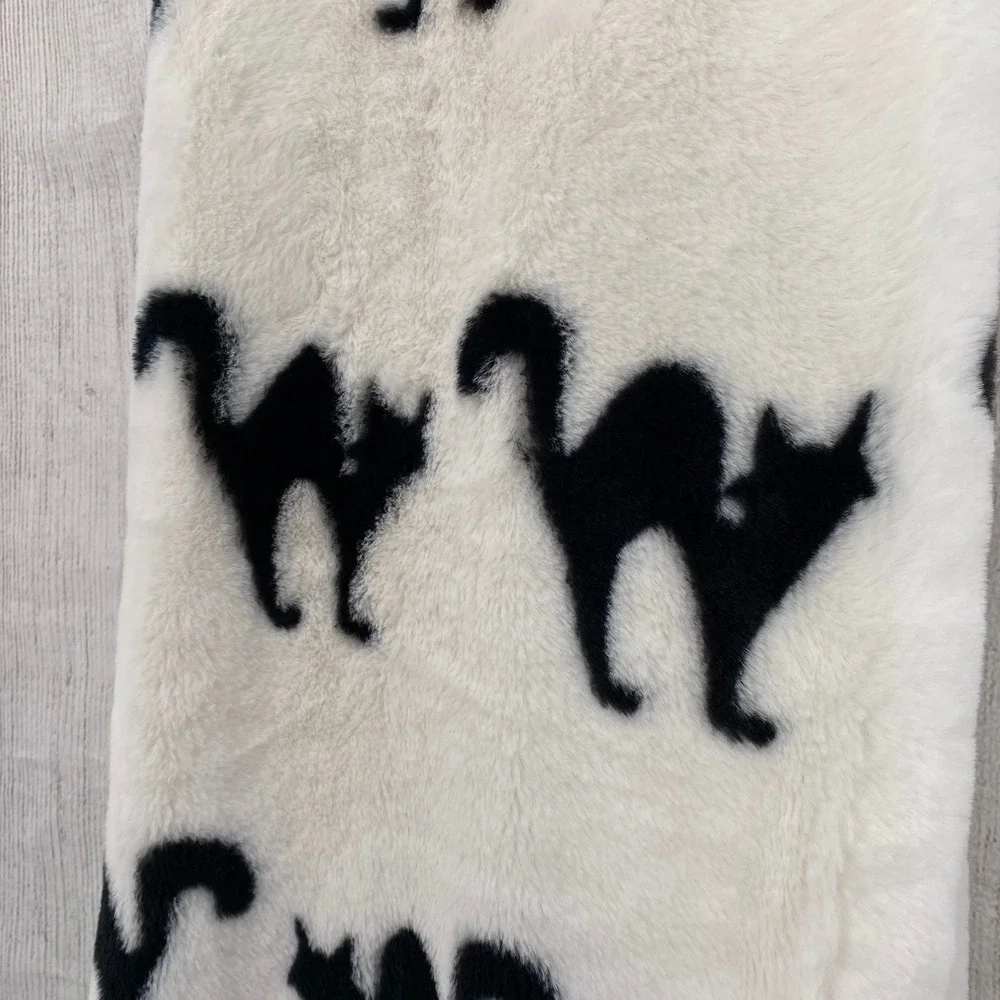 Storehouse Throw Blanket 50x70 White Black Cat Halloween Spooky Faux Fur Plush